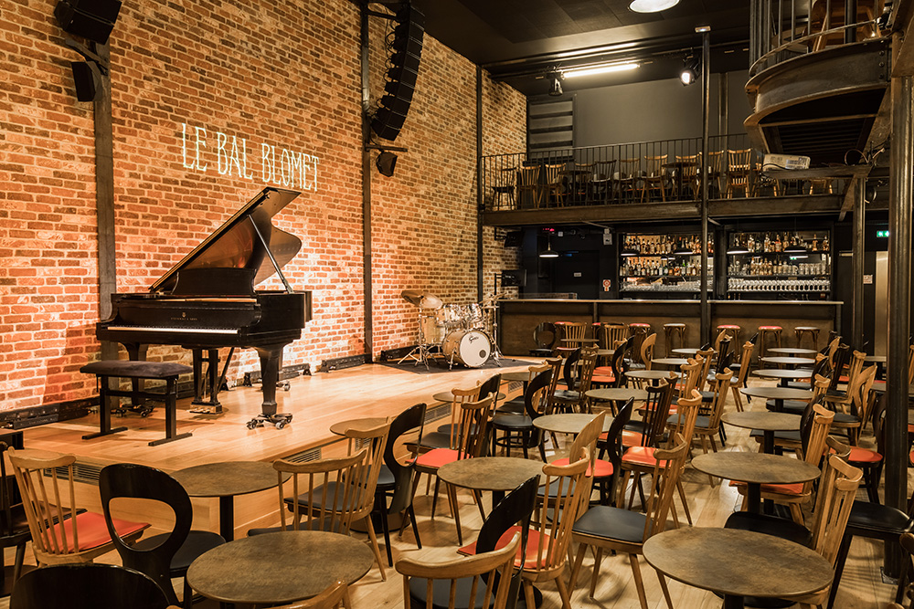 Cabaret jazz club in Paris